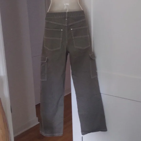 H&M Wide Leg Women's Cargo Pants in Olive Green - Size 6 - Picture 5 of 8